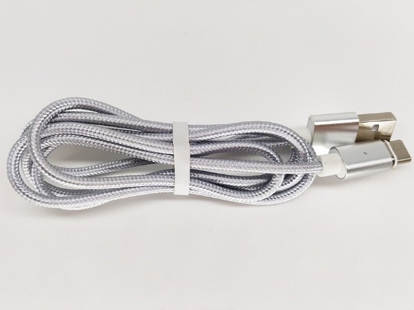 尼龍編織手機(jī)磁吸數(shù)據(jù)線，配備Micro/Type-C/Lightning三種磁吸頭